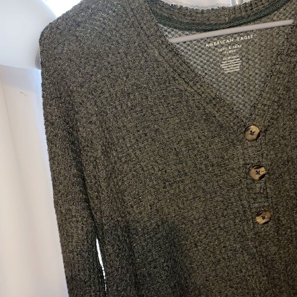 american eagle green sweater